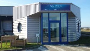 Usine- équipe de la société Saumon de France
